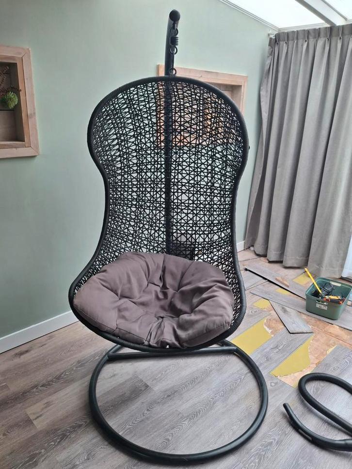 Hangstoel met kussen - Nog nette staat!, Huis en Inrichting, Stoelen, Zo goed als nieuw, Eén, Ophalen of Verzenden