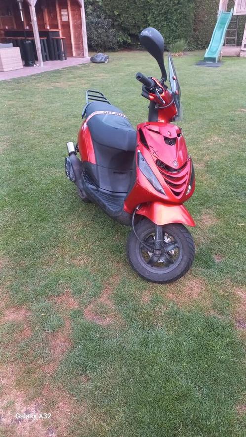 Piaggio zip 70cc, Fietsen en Brommers, Scooters | Piaggio, Gebruikt, Zip, Maximaal 45 km/u, Tweetakt, Ophalen