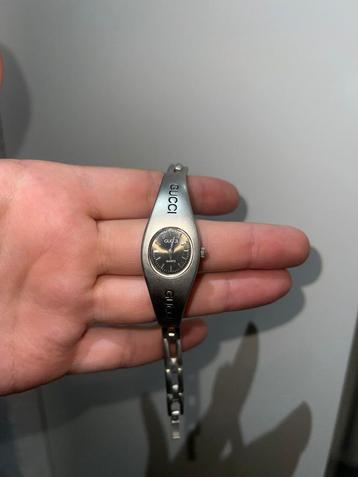 Gucci quartz horloge vintage beschikbaar voor biedingen