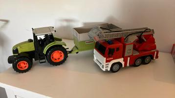 Tractor en brandweerauto beschikbaar voor biedingen
