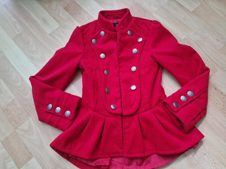 prachtige rode jas, maat 140, Kinderen en Baby's, Kinderkleding | Maat 140, Zo goed als nieuw, Meisje, Jas, Ophalen of Verzenden