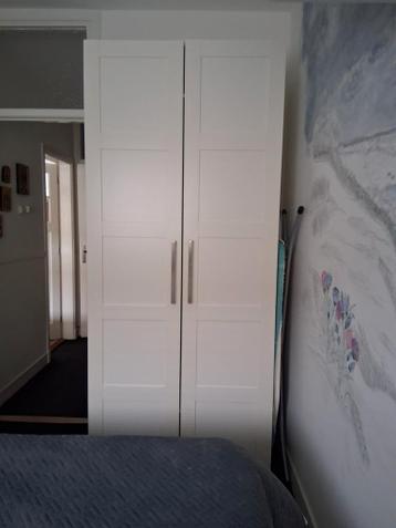Mooie witte Pax Ikea kast - 2 deurs - afbeelding 2