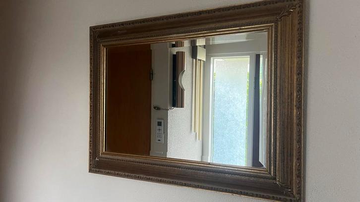 Gouden Spiegel met Sierlijke Lijst, Huis en Inrichting, Woonaccessoires | Spiegels, Zo goed als nieuw, 50 tot 75 cm, Minder dan 100 cm