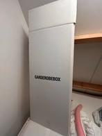 Garderobe doos, Ophalen