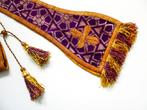 Liturgische kleding stola paars lila brokaat lint ca. 1900, Antiek en Kunst, Antiek | Religie, Ophalen of Verzenden