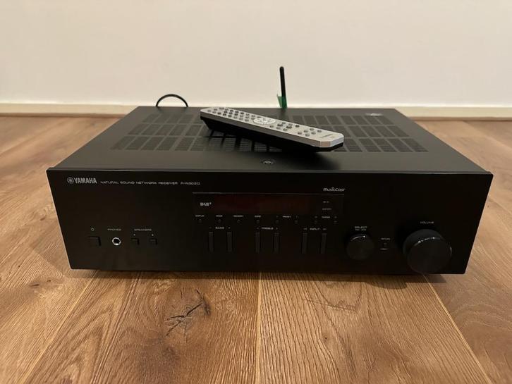 Yamaha R-N303D MusicCast Amp, Audio, Tv en Foto, Versterkers en Receivers, Zo goed als nieuw, Stereo, 120 watt of meer, Yamaha