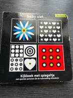 Baby Ziet... Kijkboek met Spiegeltje 0-6 Maanden, Ophalen of Verzenden, Zo goed als nieuw, Uitklap-, Voel- of Ontdekboek, 0 tot 6 maanden