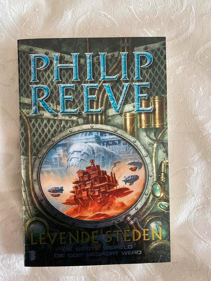 Philip Reeve - Levende steden, Boeken, Kinderboeken | Jeugd | onder 10 jaar, Zo goed als nieuw, Ophalen of Verzenden