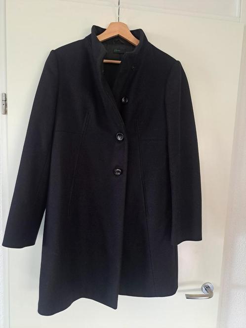 Lange wollen jas Benetton 40/42, Kleding | Dames, Jassen | Winter, Zo goed als nieuw, Maat 38/40 (M), Zwart, Ophalen of Verzenden