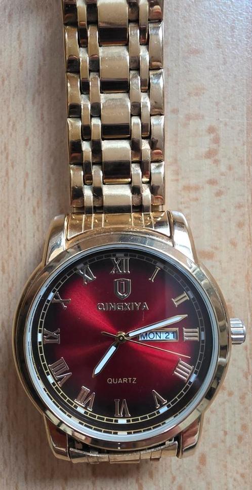 Luxe QINGXIYA horloge, Goud met Rode Wijzerplaat, Sieraden, Tassen en Uiterlijk, Sporthorloges, Zo goed als nieuw, Android, Rood