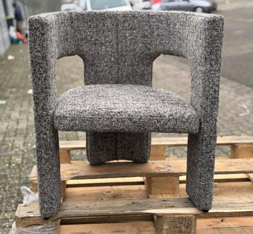 Luxe eetkamerstoelen beschikbaar voor biedingen