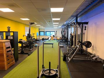 Indoor kunstgras track beschikbaar voor biedingen