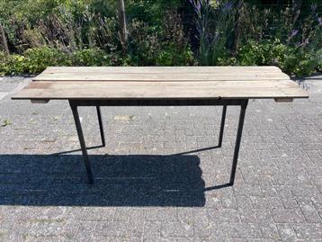 Buiten tafel, schilders tafel, werkblad. beschikbaar voor biedingen