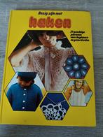 Bezig zijn met haken, Ophalen of Verzenden, Zo goed als nieuw, Breien en Haken