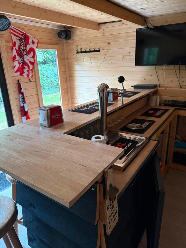 Complete bar / mancave bar inclusief tap, krukken, koeling, Huis en Inrichting, Barren, Zo goed als nieuw, Inclusief barstoelen