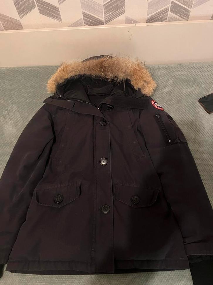 Canada Goose Montebello Jas - Maat M - Donkerblauw, Kleding | Dames, Jassen | Zomer, Gedragen, Maat 38/40 (M), Blauw, Ophalen of Verzenden