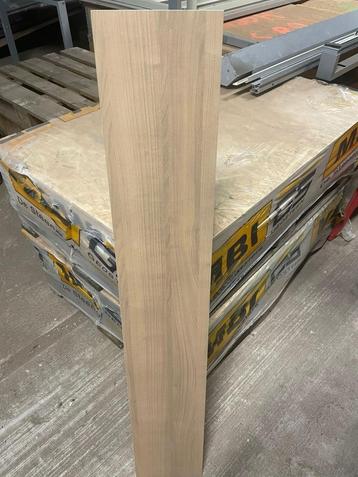 laminaat tegels 60m2 !! beschikbaar voor biedingen