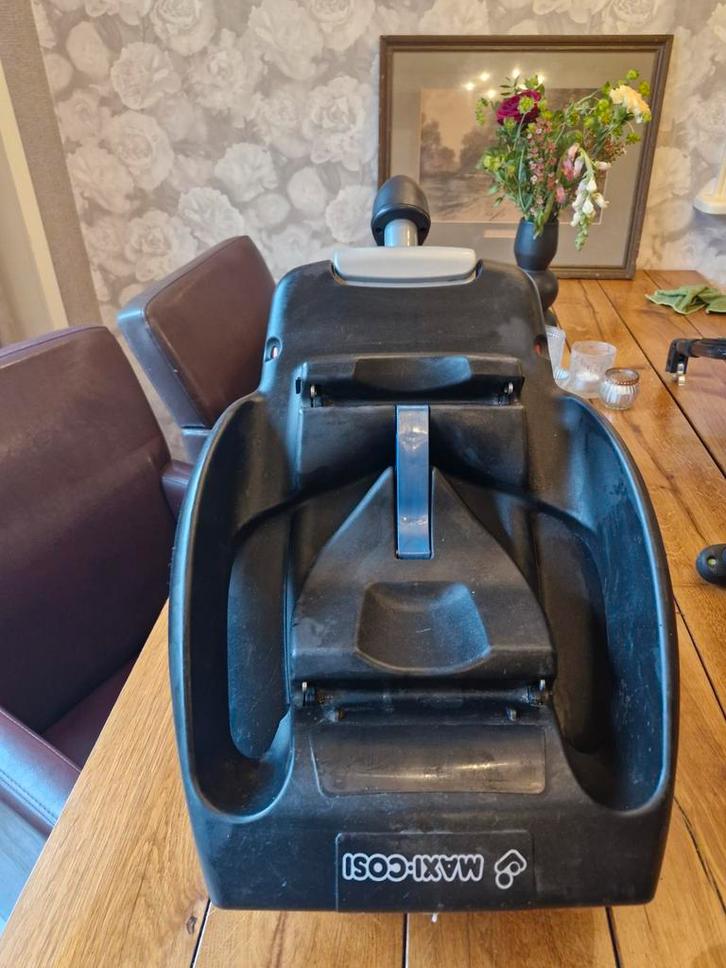 2x Maxi Cosi Easybase per stuk €12.50, Kinderen en Baby's, Autostoeltjes, Gebruikt, Maxi-Cosi, 0 t/m 13 kg, Autogordel, Zijbescherming