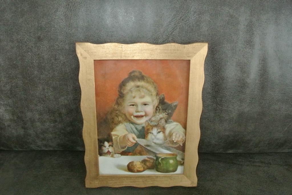 Vintage prent meisje met katten, Ophalen, Voor 1940, Zo goed als nieuw, Dier