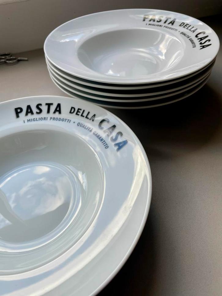 Set van 6 Pasta Borden 'Pasta Della Casa', Huis en Inrichting, Keuken | Servies, Zo goed als nieuw, Bord(en), Effen, Porselein