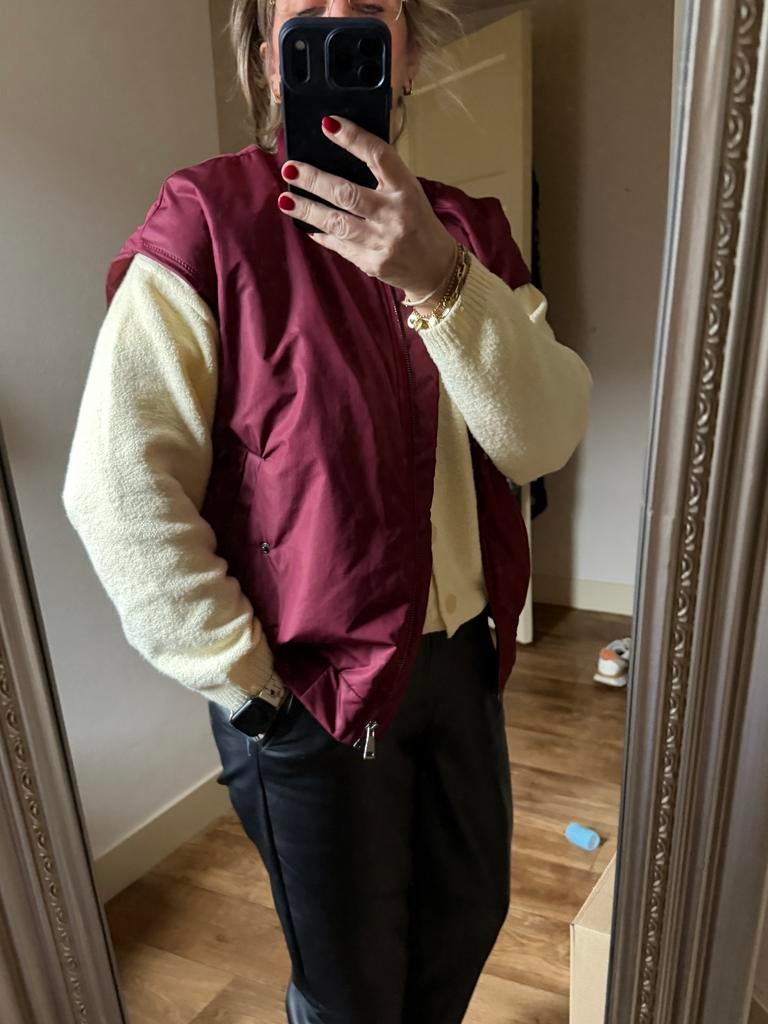 Bodywarmer, Ophalen of Verzenden, Zo goed als nieuw, Maat 38/40 (M), Rood