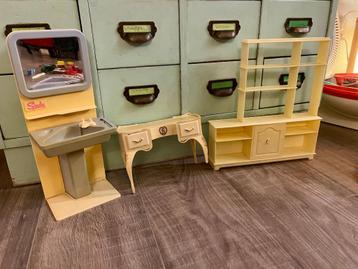 Vintage retro Sindy Barbie meubel kaptafel wastafel wandkast beschikbaar voor biedingen