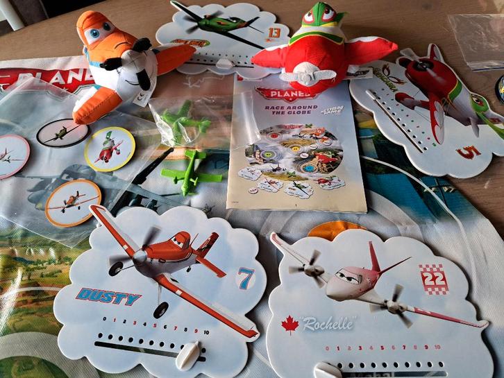 Planes disney action games met 2 knuffels dusty spel, Verzamelen, Disney, Zo goed als nieuw, Overige typen, Overige figuren, Ophalen of Verzenden