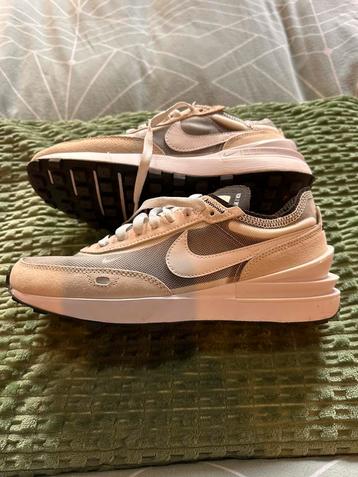 Nike Waffle One Summit 39 beschikbaar voor biedingen