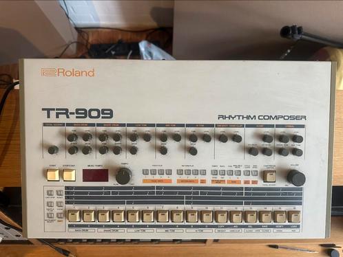Roland TR-909 – De kloppende hartslag van techno & house, Muziek en Instrumenten, Drumcomputers, Zo goed als nieuw, Roland, Ophalen