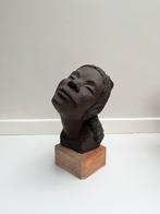 Stenen beeld van vrouwenhoofd, Antiek en Kunst, Kunst | Beelden en Houtsnijwerken, Ophalen of Verzenden