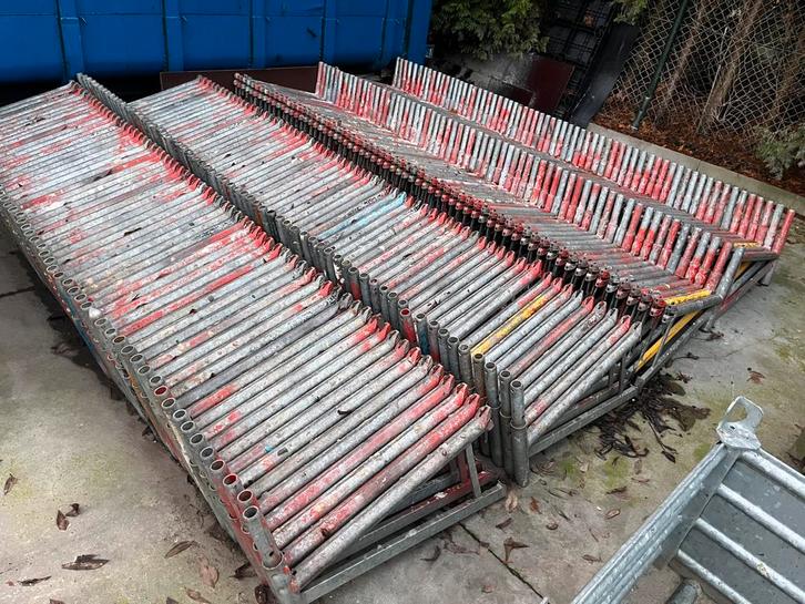 Consoles Scafom/Layher 73 cm, Doe-het-zelf en Verbouw, Gereedschap | Machine-onderdelen en Toebehoren, Gebruikt, Ophalen