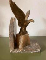 Bronzen adelaar op marmer omstreeks 1900, Antiek en Kunst, Kunst | Beelden en Houtsnijwerken, Ophalen of Verzenden