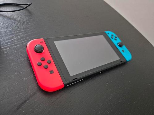 Switch V2 2019 inclusief toebehoren, Spelcomputers en Games, Spelcomputers | Nintendo Switch, Zo goed als nieuw, Switch 2019 Upgrade