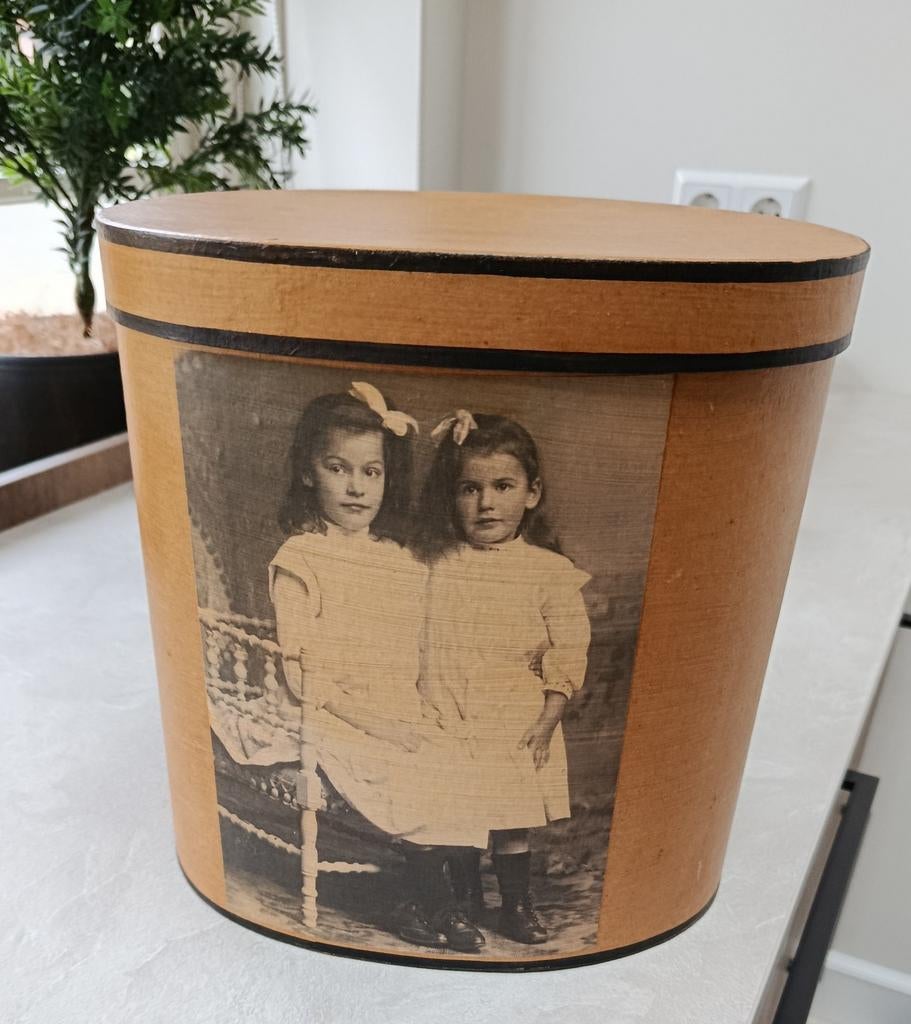 Hoedendoos Kittie Markus Meander design, Ophalen, Kunststof, 40 liter of meer, Zo goed als nieuw