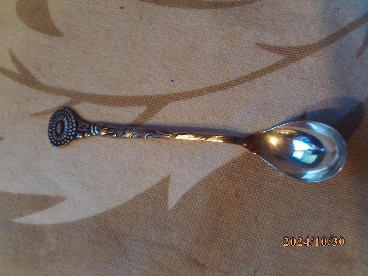 zilveren lepeltje sierlijke steel bloem motief tek zwaardje, Antiek en Kunst, Antiek | Goud en Zilver, Zilver, Ophalen of Verzenden