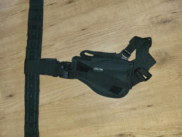 battle belt met holsters (pistool wapenstok en magazijn), Sport en Fitness, Schietsport-accessoires, Zo goed als nieuw, Ophalen