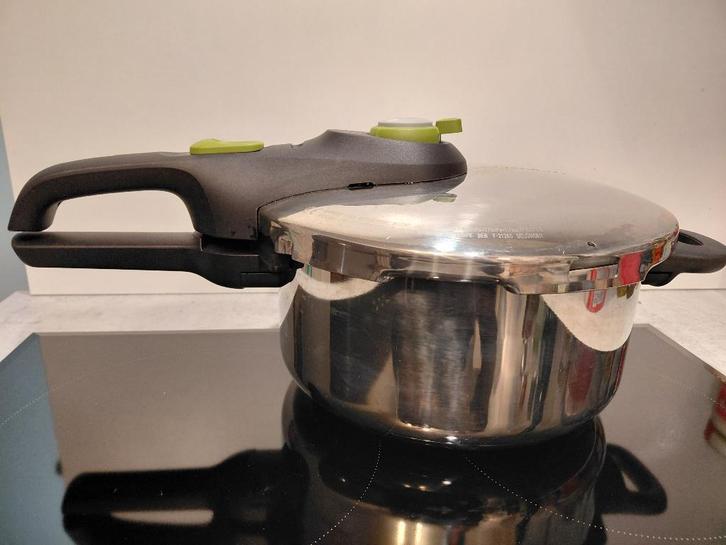 Tefal snelkookpan 4l, Huis en Inrichting, Keuken | Potten en Pannen, Zo goed als nieuw, Kookpan of Snelkookpan, Rvs, Inductieplaat