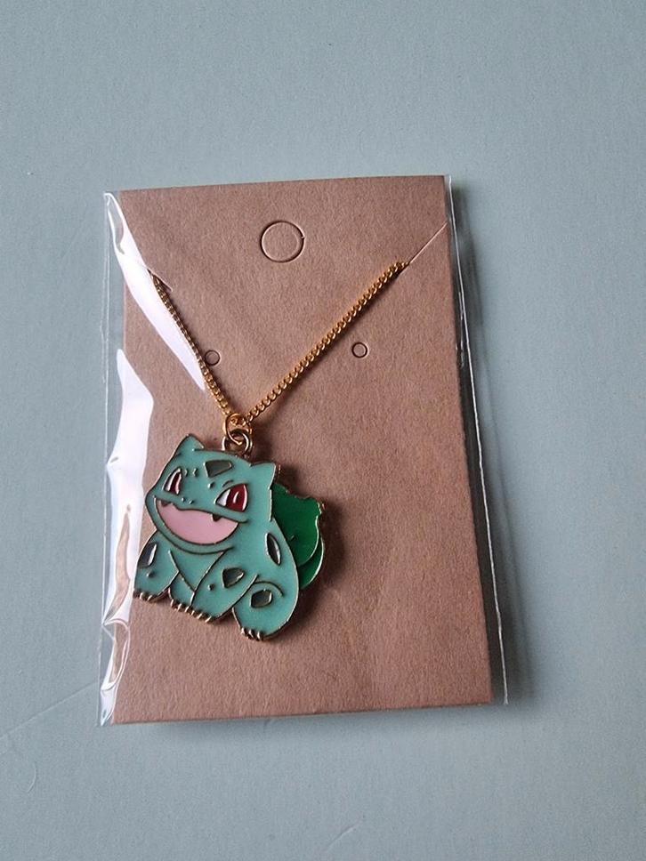 Goudkleurige Ketting - Pokemon Bulbasaur, Sieraden, Tassen en Uiterlijk, Kettingen, Nieuw, Overige materialen, Goud, Met hanger