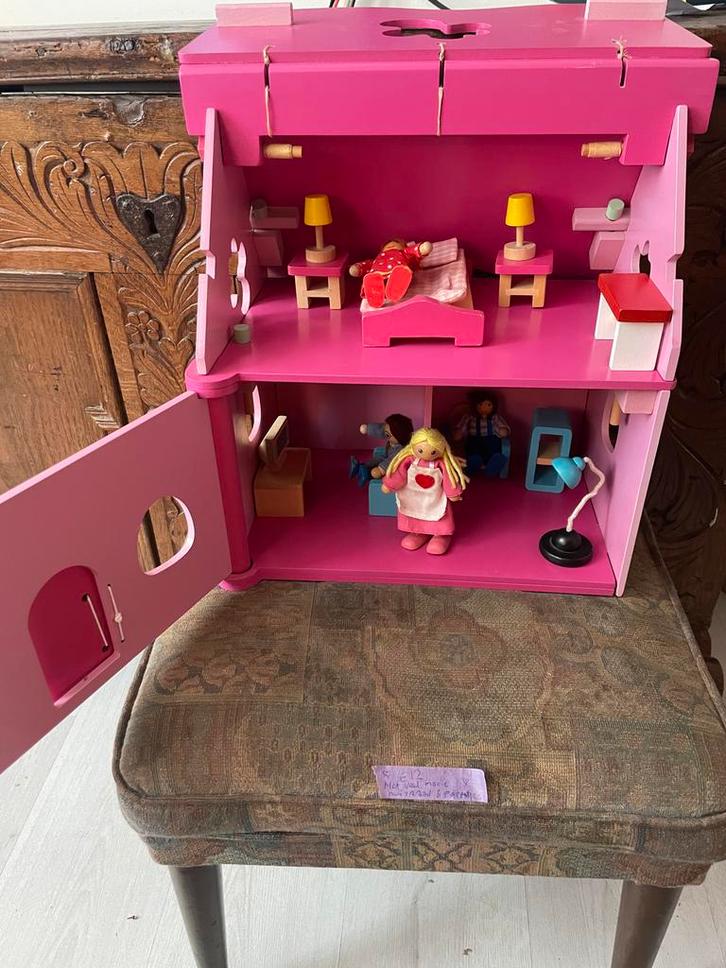 Houten Poppenhuis met Huisraad & Poppetjes, Kinderen en Baby's, Speelgoed | Poppenhuizen, Gebruikt, Poppenhuis, Ophalen of Verzenden