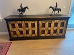 Robuust Oud dressoir uit India met smeedijzer