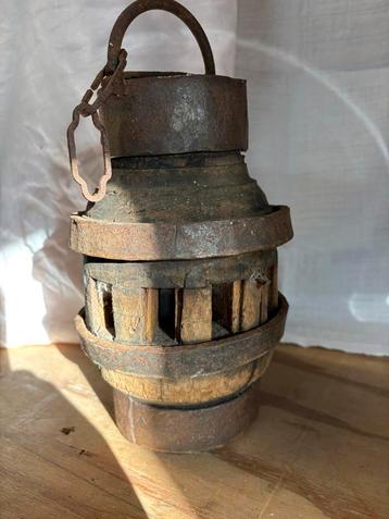 Antieke Wagenwiel Naaf beschikbaar voor biedingen