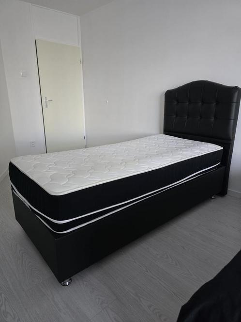 Eenpersoons Boxspring Zwart, Huis en Inrichting, Slaapkamer | Bedden, Zo goed als nieuw, Eenpersoons, 90 cm, 200 cm, Stof, Zwart