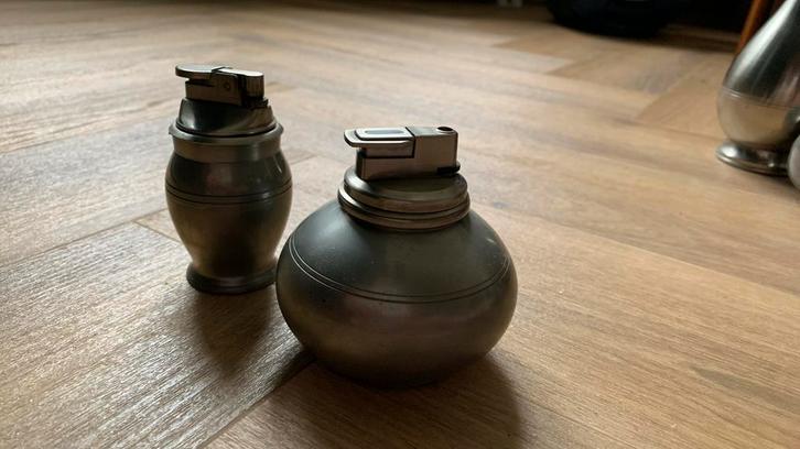 Twee tinnen aanstekers, Antiek en Kunst, Antiek | Tin, Ophalen of Verzenden