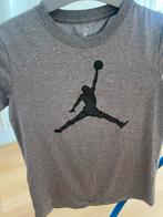 Nike T-shirt kids maat M (152) – grijs met logo, Ophalen of Verzenden, Zo goed als nieuw, Maat 46 (S) of kleiner, Grijs