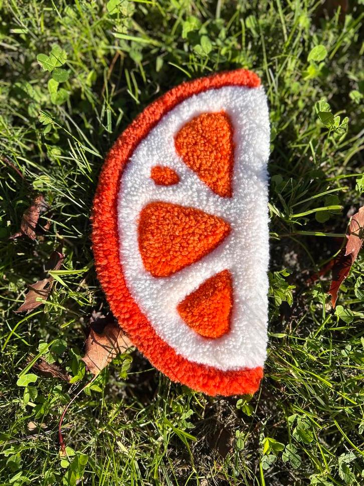 Orange slice tufting rug, Huis en Inrichting, Stoffering | Tapijten en Kleden, Nieuw, Minder dan 50 cm, Minder dan 50 cm, Overige vormen