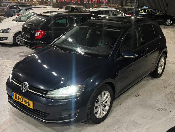 Volkswagen Golf 1.6TDI LOUNGE EDITION 81KW 2015/Pano/Led/VOL, Auto's, Volkswagen, Bedrijf, Golf, 360° camera, 4x4, Aangepast voor mindervaliden