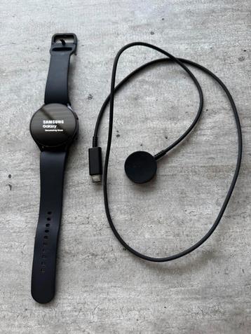 Samsung watch 6  beschikbaar voor biedingen