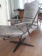 Relaxfauteuil Tiberius met draaipoot en leren armleuningen, Huis en Inrichting, Fauteuils, Ophalen, Gebruikt, Industriëel design.