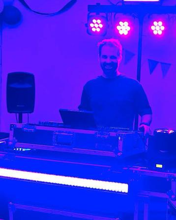 Drive inn DJ, Bruiloft, Verjaardag, Hockeyfeest, Disco beschikbaar voor biedingen