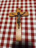 Kruisje hout met bronskleurig jezus beeld 20 cm, Ophalen of Verzenden, Gebruikt, Beeld(je), Christendom | Katholiek